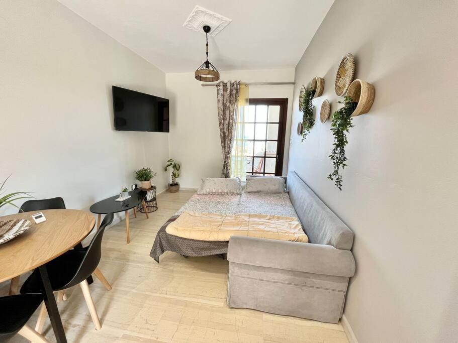 Ξενώνας Vasiliki Vathí Exterior foto