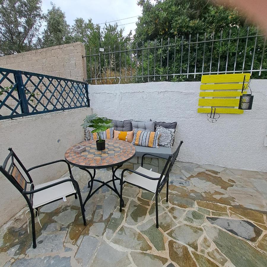 Ξενώνας Vasiliki Vathí Exterior foto