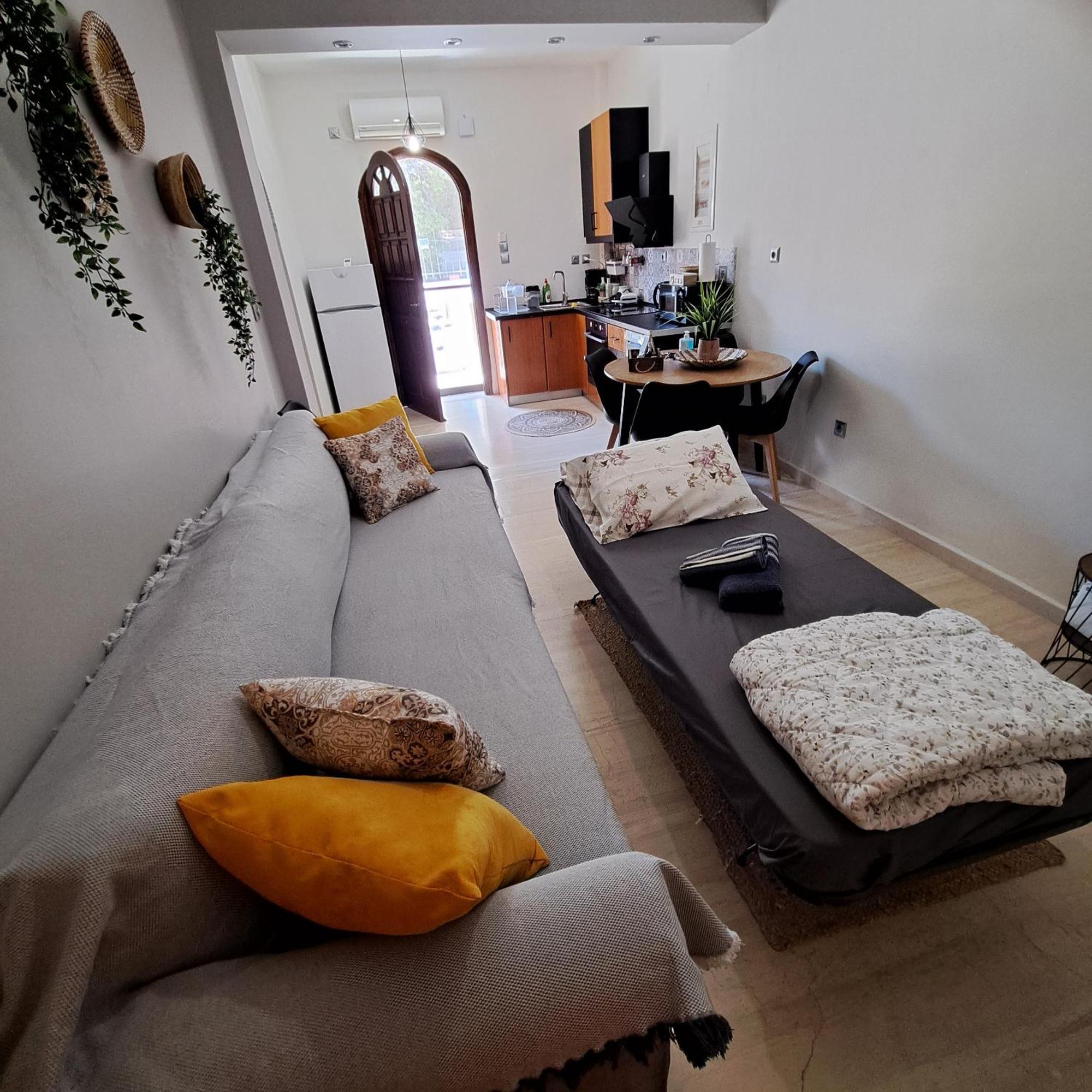 Ξενώνας Vasiliki Vathí Exterior foto
