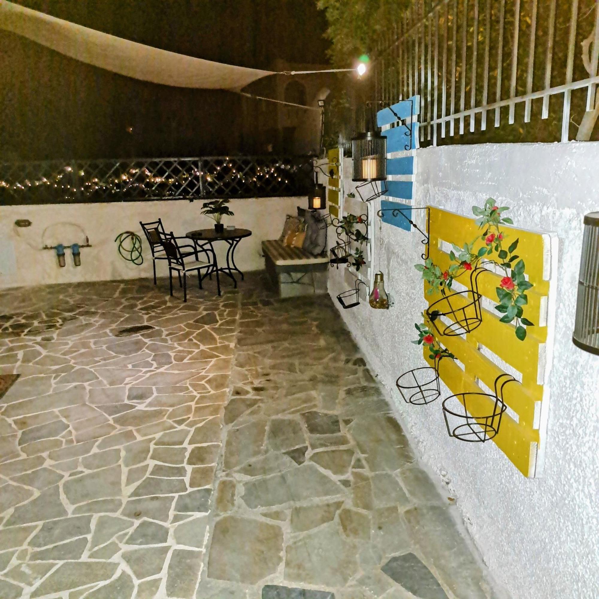 Ξενώνας Vasiliki Vathí Exterior foto