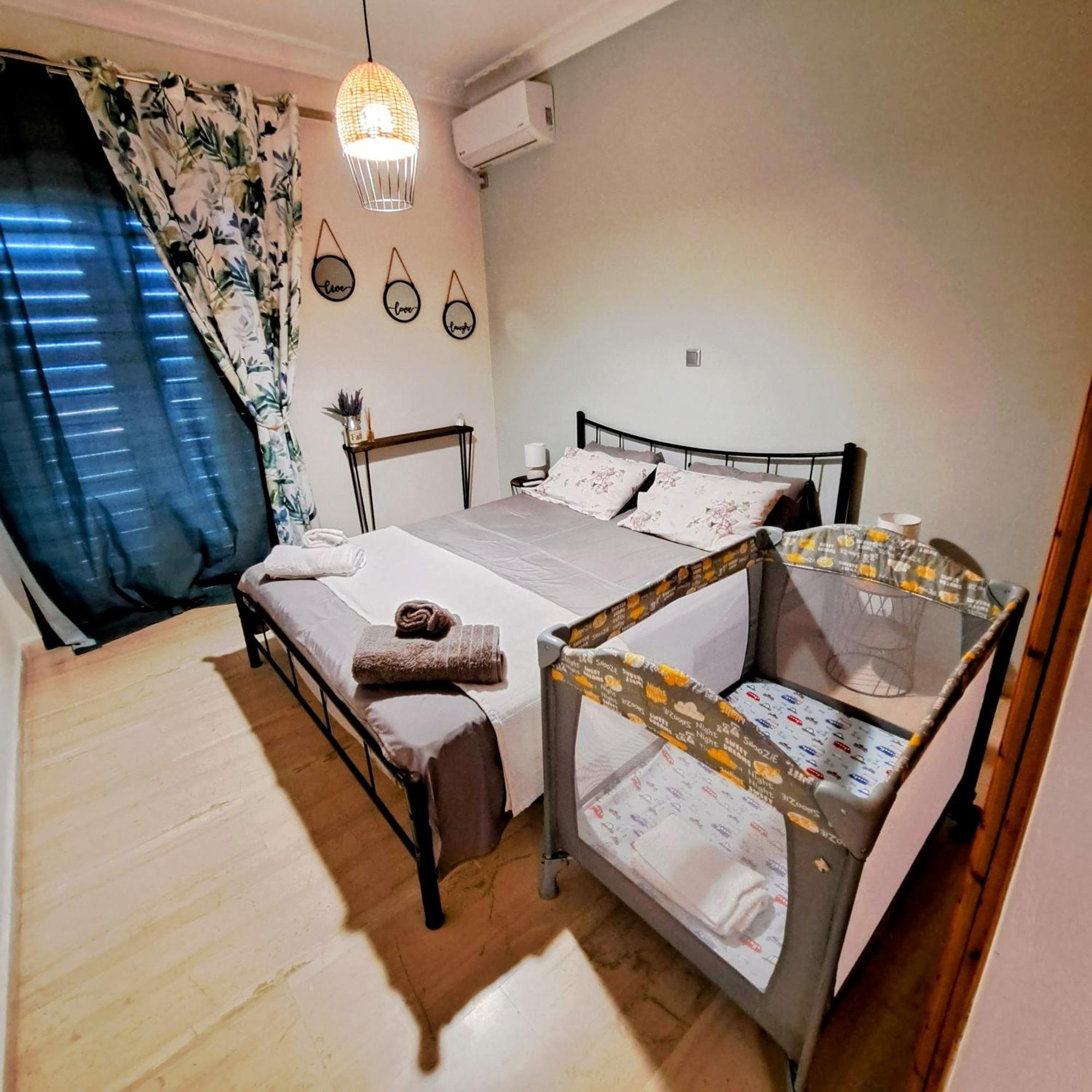 Ξενώνας Vasiliki Vathí Exterior foto